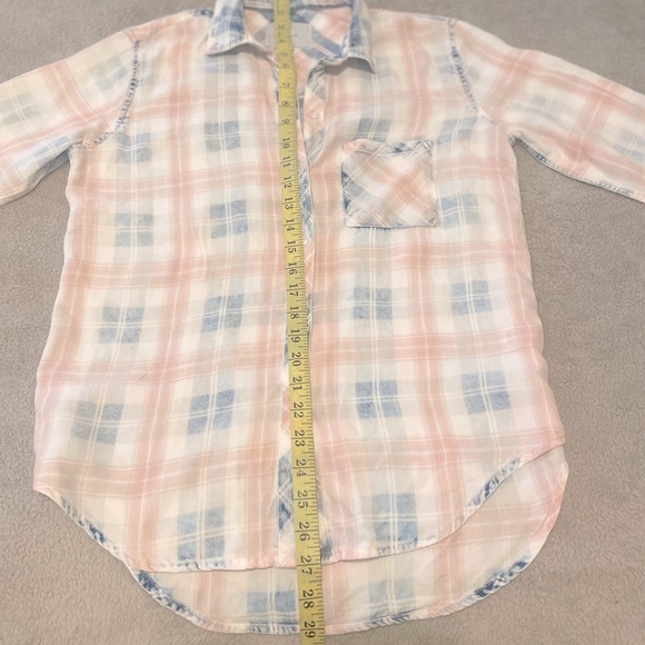 NWOT Rails Hunter Button down with denim distress, white & peony Size XS. B49 - Picture 5 of 5
